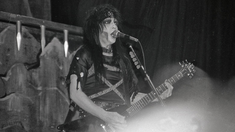 Mick Mars on stage