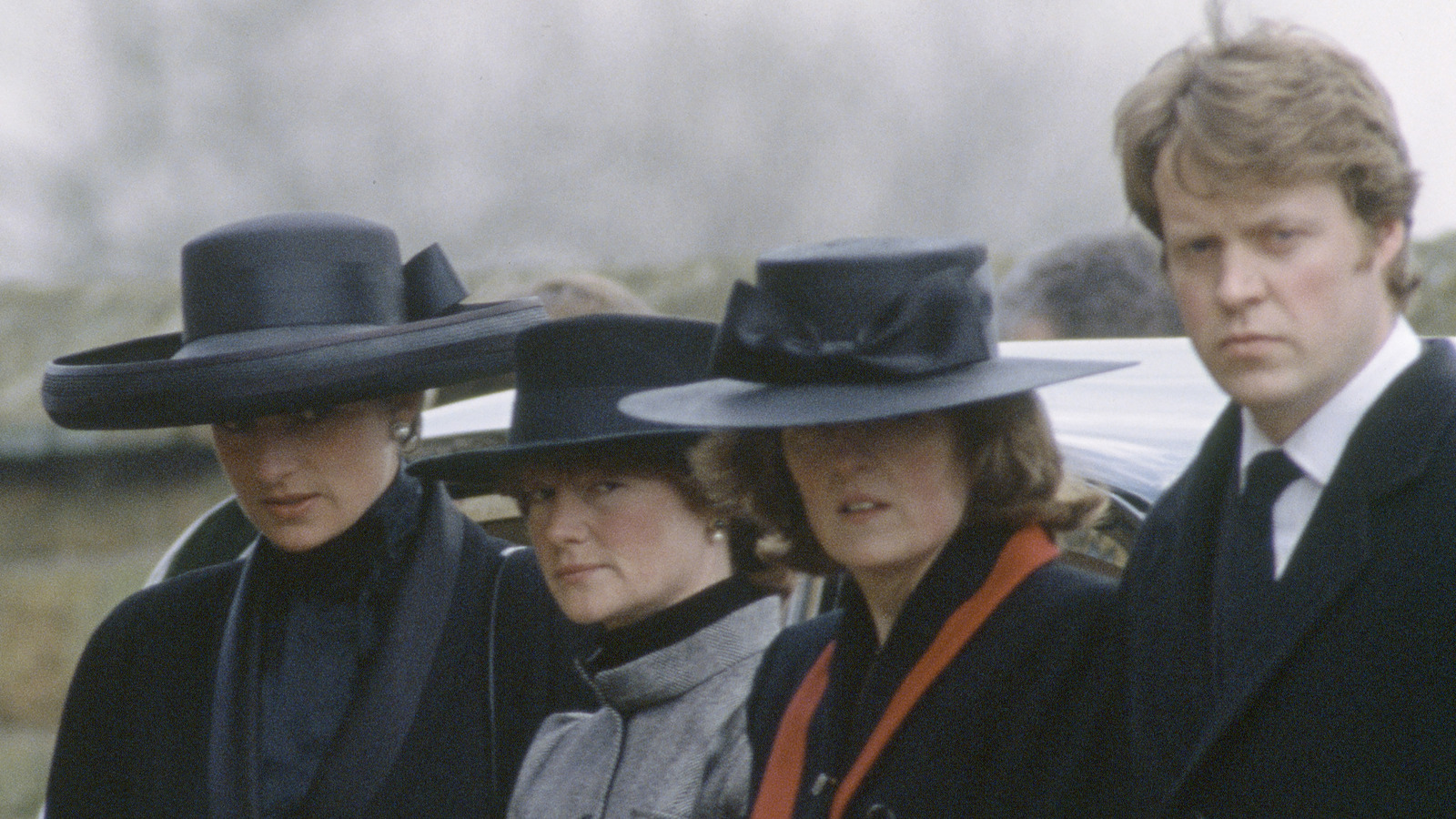 What Princess Diana's Relationship Was Like With Her Sisters ...