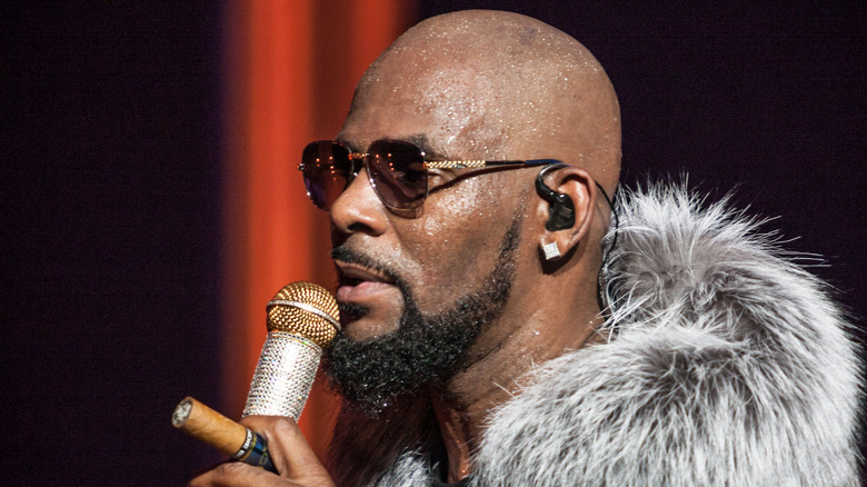 R. Kelly onstage fur collar mic