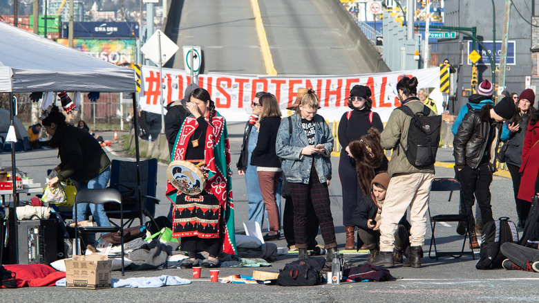 Demonstrators blocking road for Wet'suwet'en