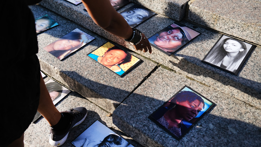 pictures of Sandra Bland and others murdered by police