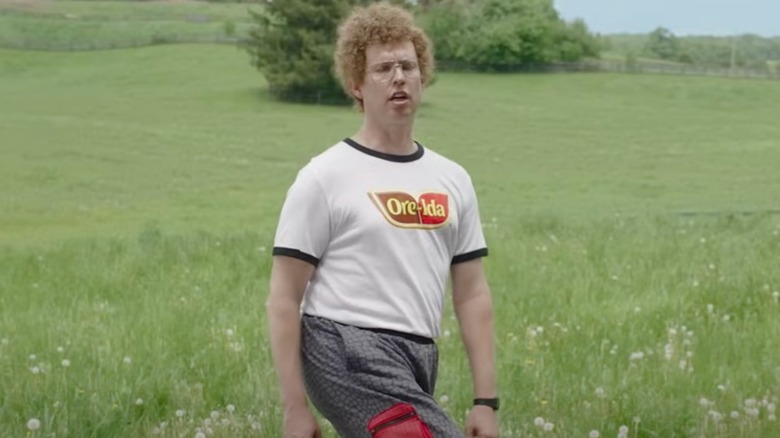 jon heder as napoleon dynamite in ore-ida tater tots ad