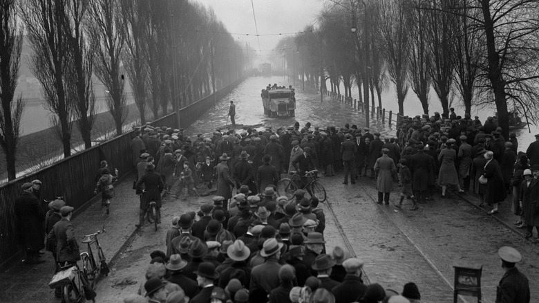 What Really Happened When London Flooded In 1928