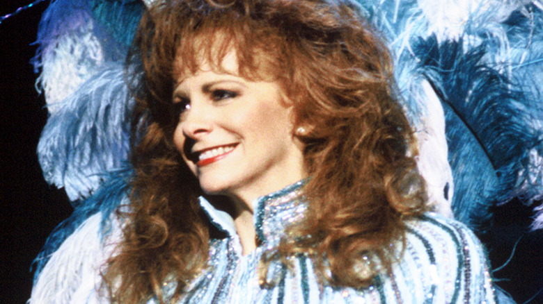 reba mcentire performning 1990s