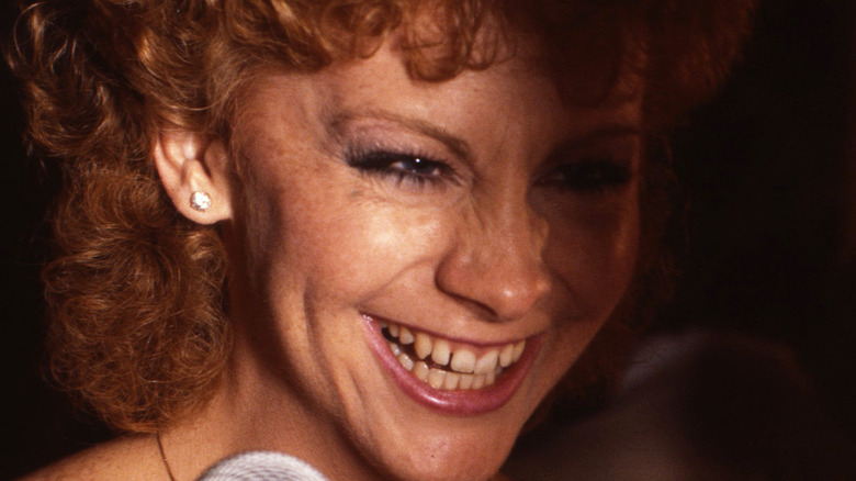 reba mcentire 1980s on stage