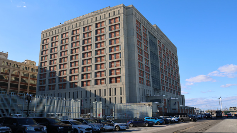 Brooklyn's ﻿Metropolitan Detention Center