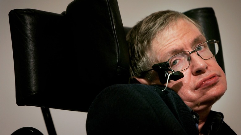 Stephen Hawking looking to side