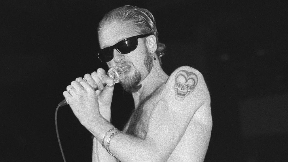 Layne Staley performing