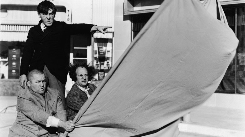 Three Stooges invent a sail car