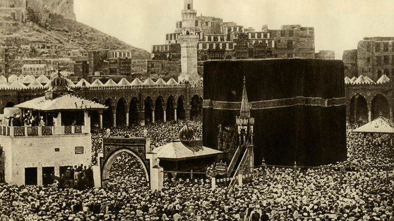 Pilgrims around the Kabba