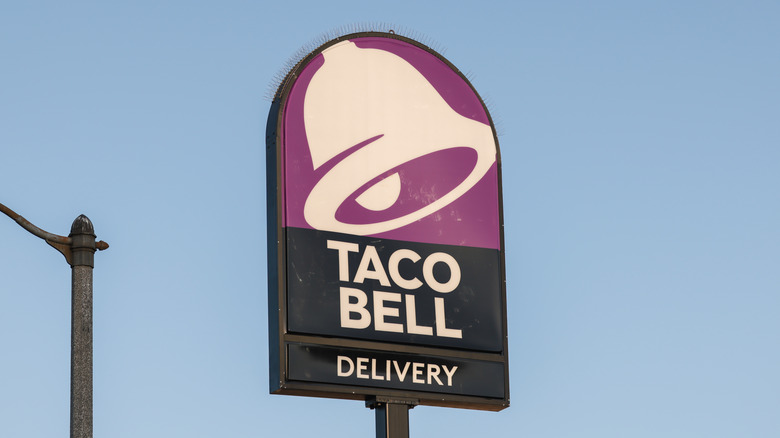 Taco Bell sign