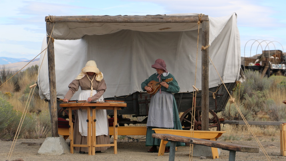 oregon trail reenactment of musicians playing 