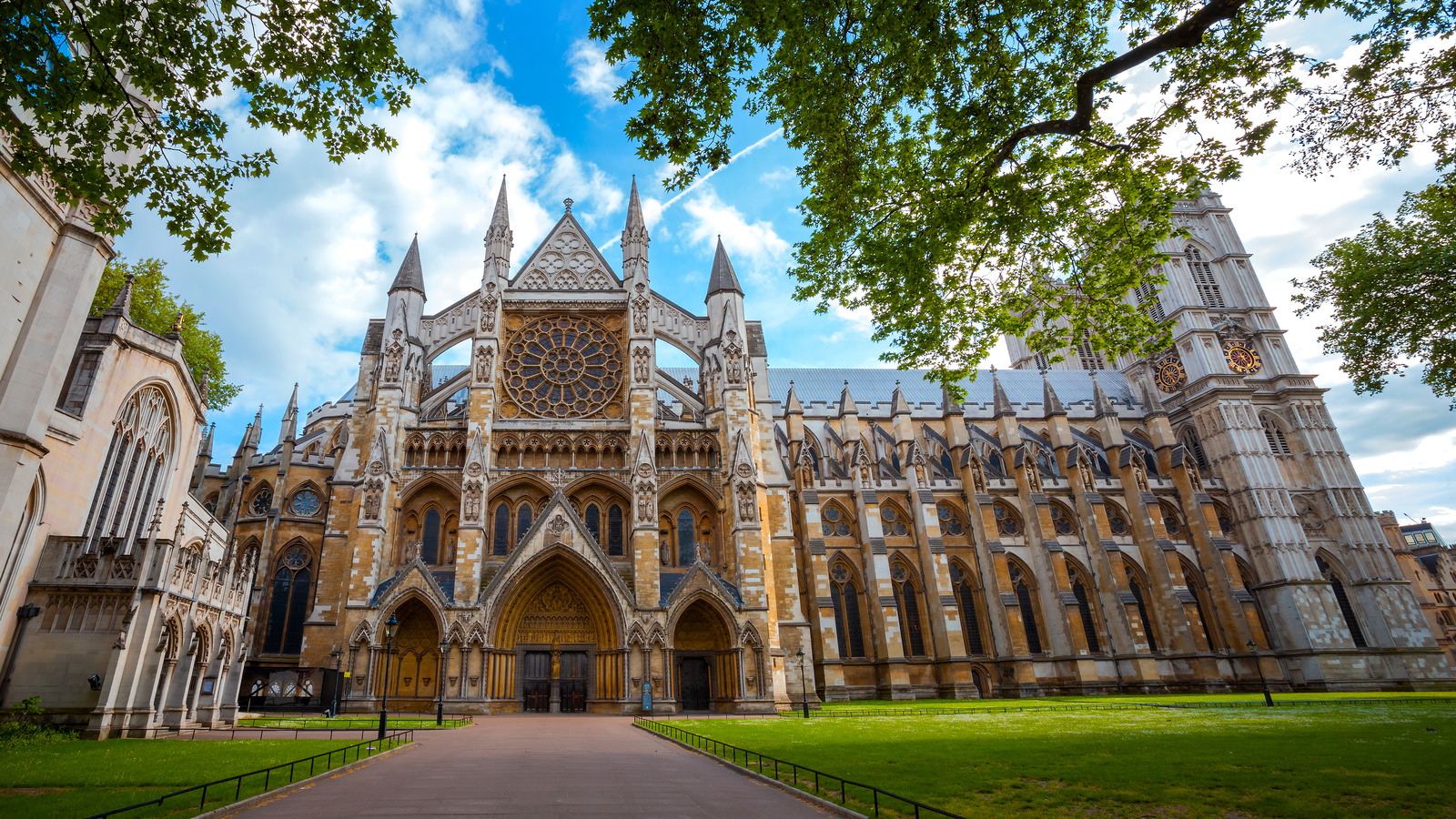 what-was-the-first-coronation-held-at-westminster-abbey