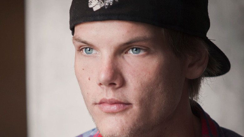 Avicii staring to side