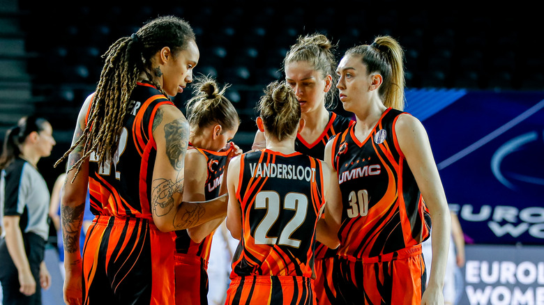 Brittney Griner with team