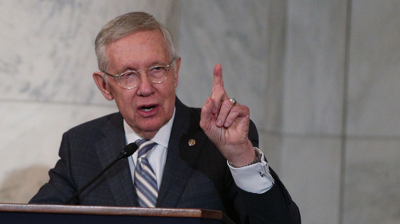 Nevada Senator Harry Reid speaking at a ceremony honoring him in 2016. 