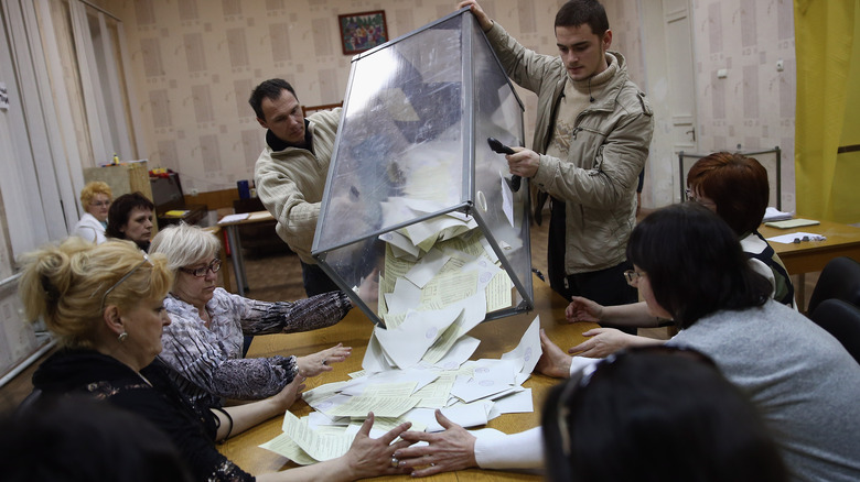 Ballot counters for Crimea referendum, Simferopol