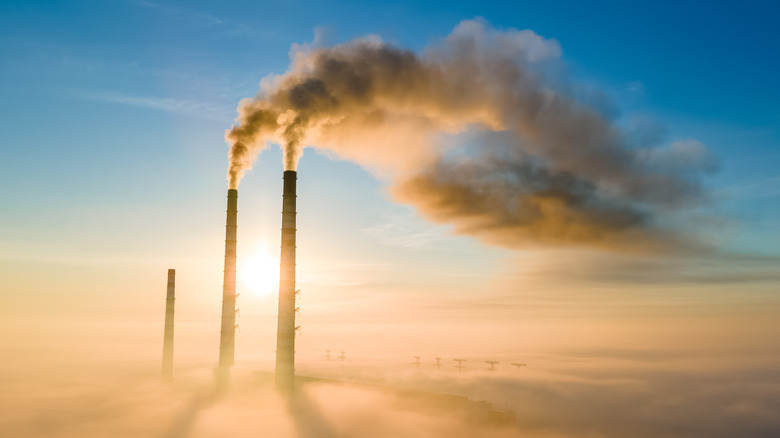 Power plants polluting air