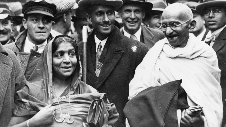 Mahatma Gandhi with Sarojini Naidu