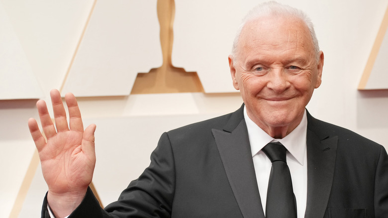 Anthony Hopkins waving