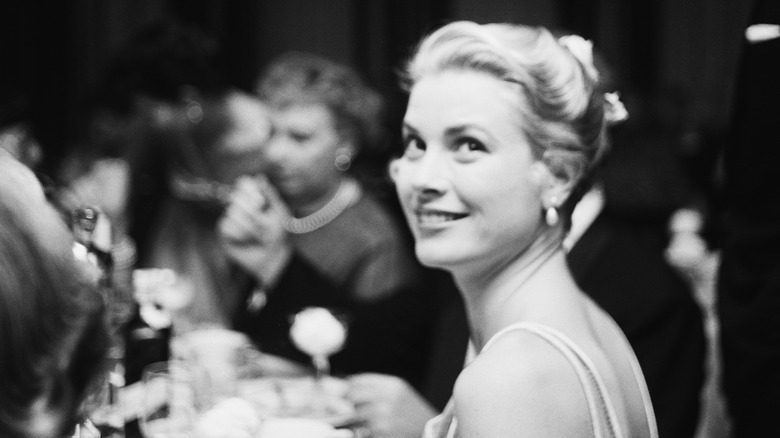 grace kelly table crowd