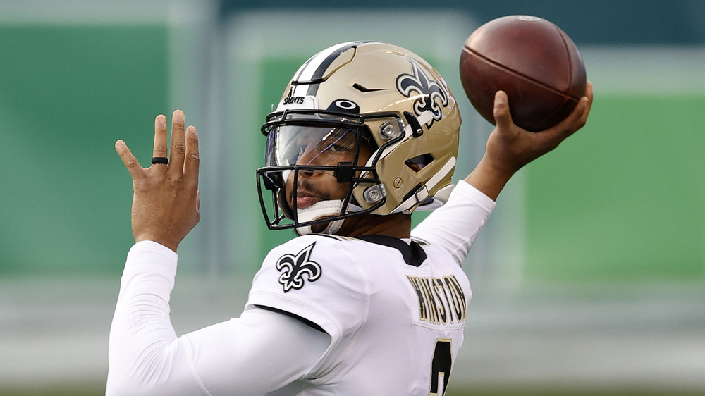 Jameis Winston throwing a pass