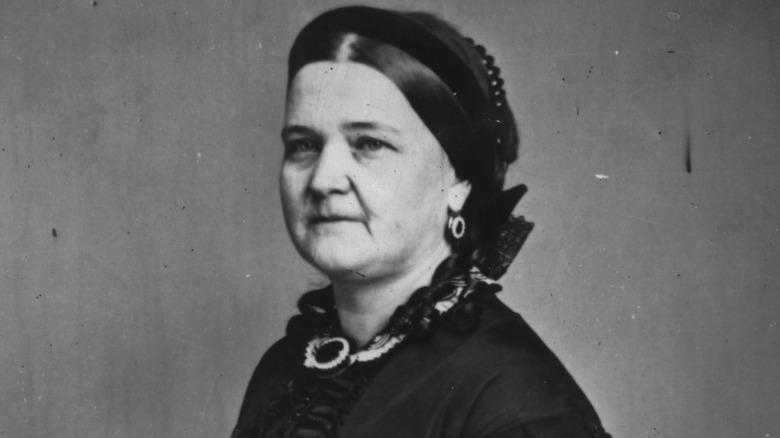 Mary Todd Lincoln looks up