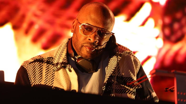 Jazzy Jeff performing