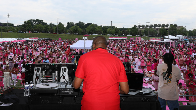 Jazzy Jeff performing in D.C.