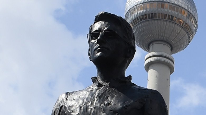 Edward Snowden statue