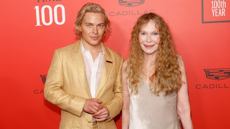 Mia and Ronan Farrow smiling