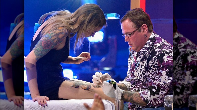 Steve Tefft tattooing