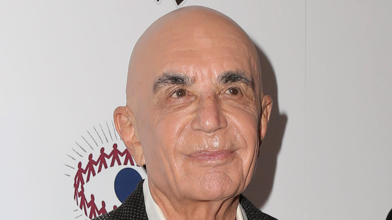 Robert Shapiro looking to side