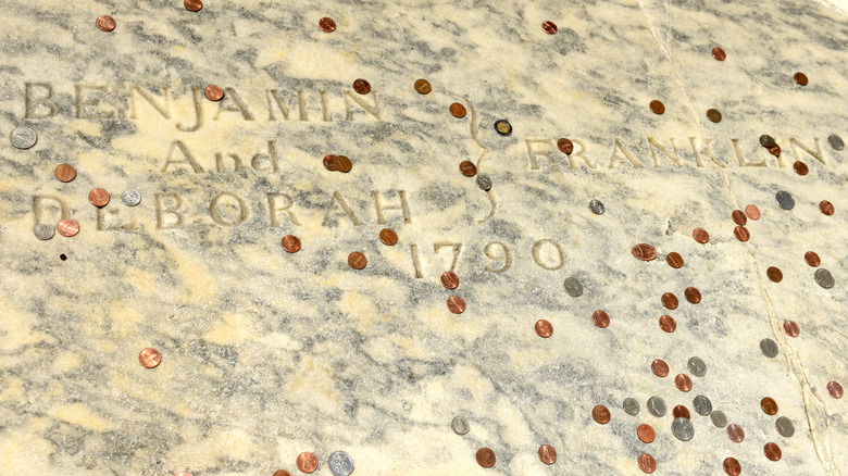 Grave stone for Benjamin Franklin and his wife Deborah