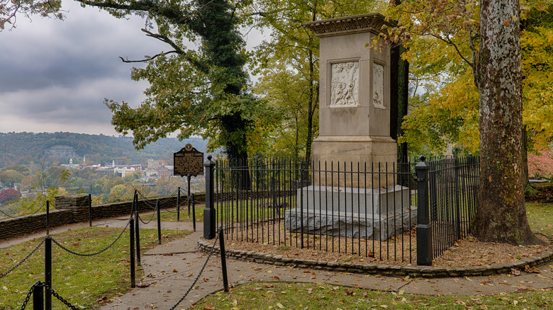 Daniel Boone's grave 