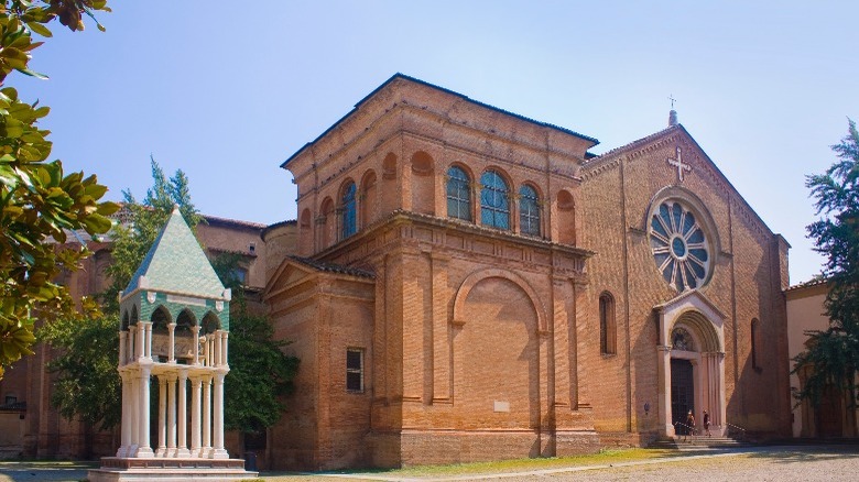 Basilica San Domenico Bologna exterior