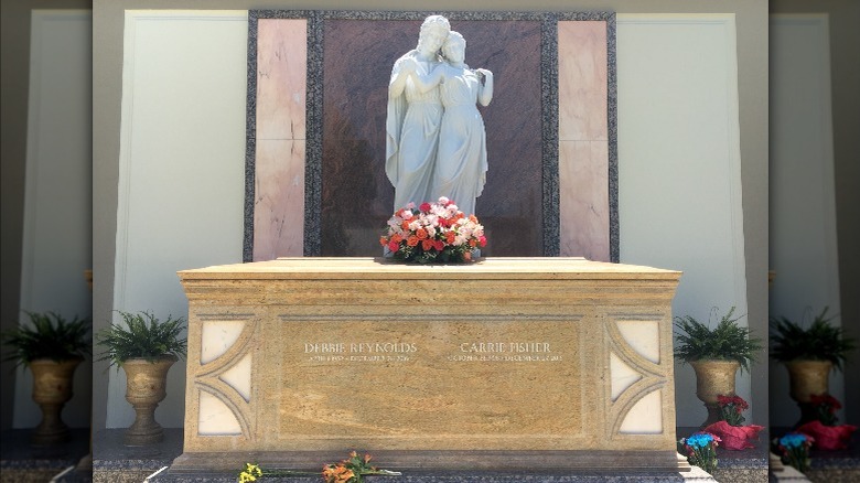 Carrie Fisher and Debbie Reynolds double crypt