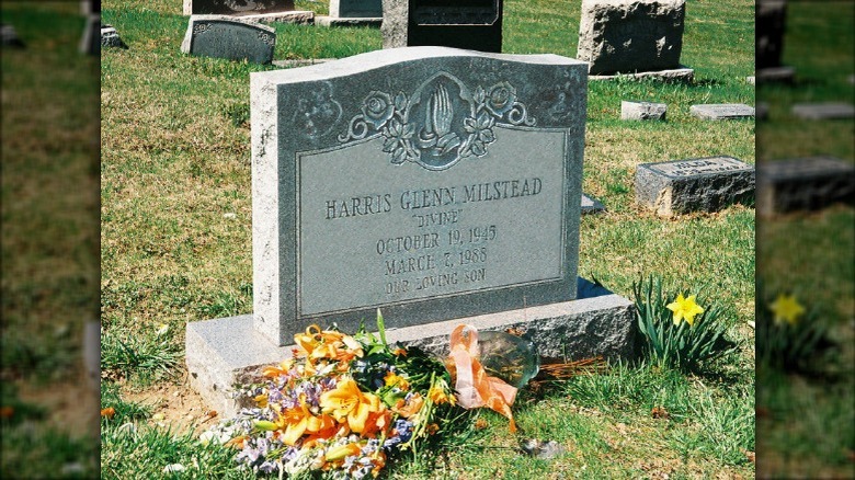 Harris Glenn Milstead (Divine)'s gravesite with flowers