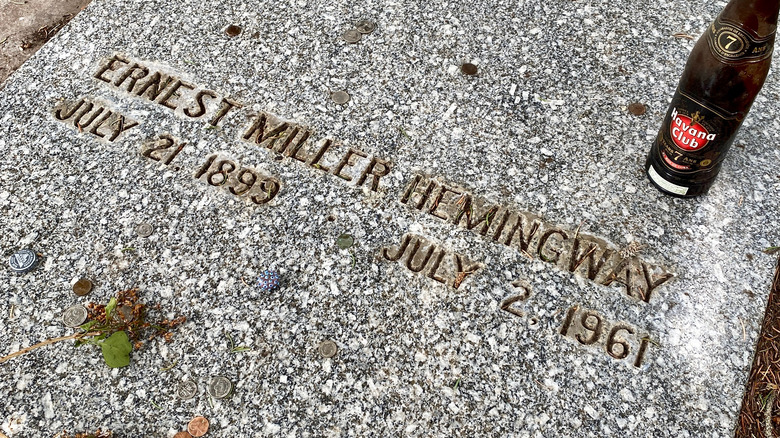 Photo of Ernest Hemingway's gravestone