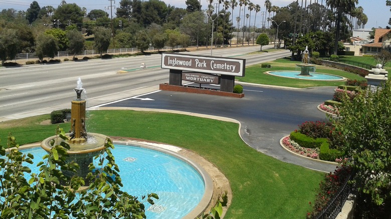 Inglewood Park Cemetery sign