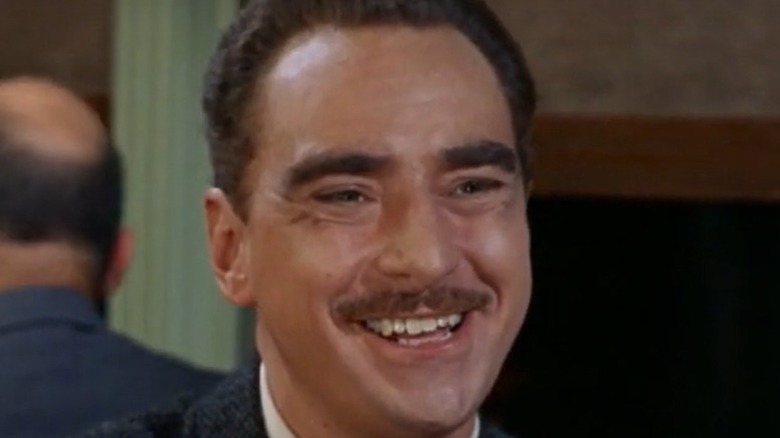 Jack Dodson as Howard Sprague