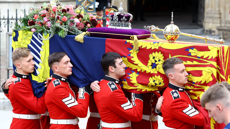 Grenadier Guards with queen's coffin