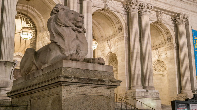 New York Public Library Lion statue