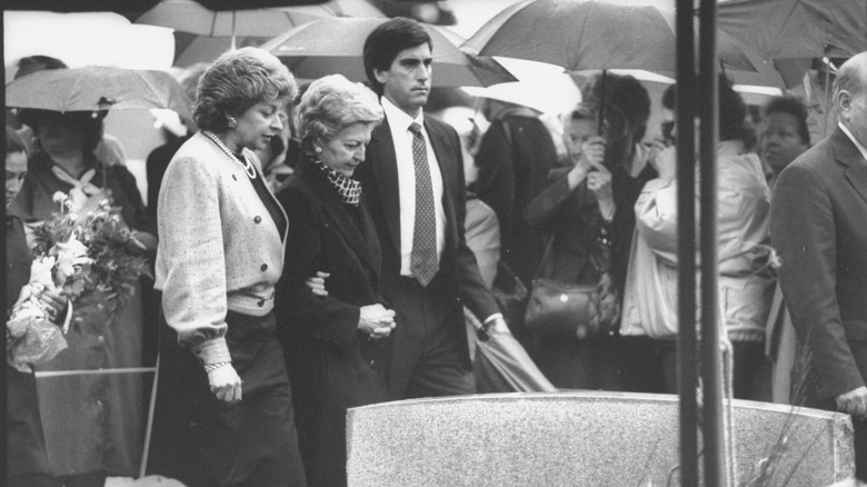 Ava Gardner's funeral 