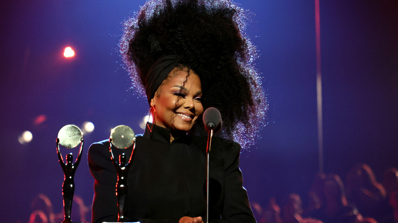 Janet Jackson presents an award