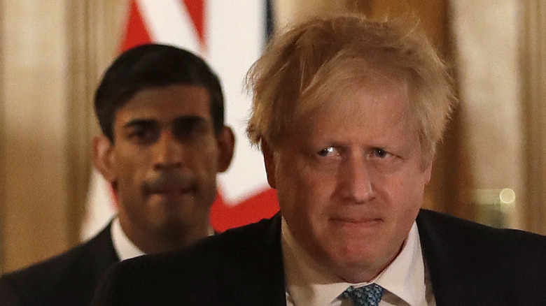 Rishi Sunak shadows Boris Johnson