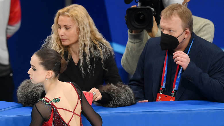 Kamila Valieva,  Eteri Tutberidze, Sergei Dudakov