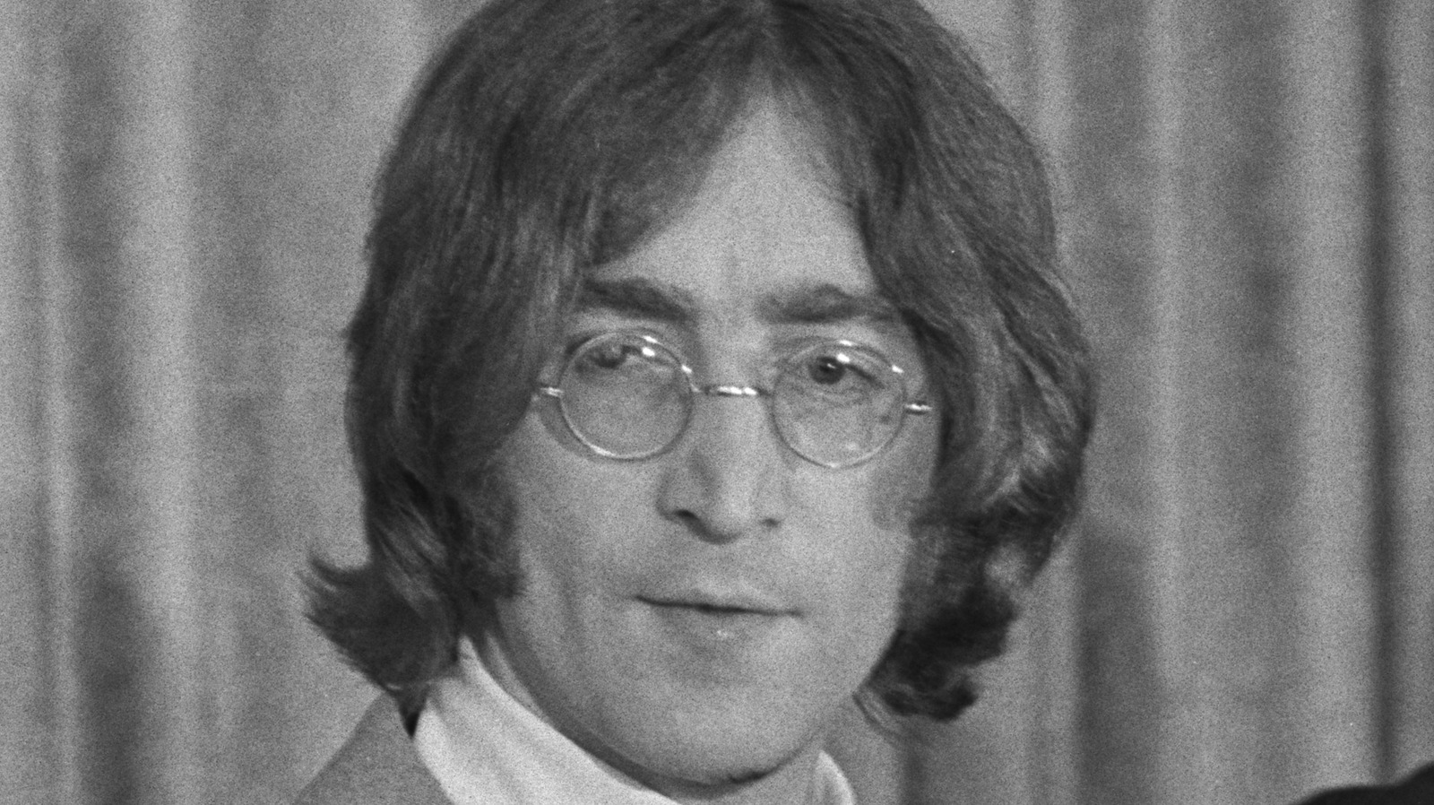 WOMAN (Lyrics)=John Lennon= 