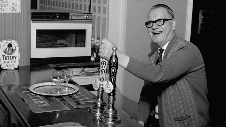 Microwave in a pub, 1968