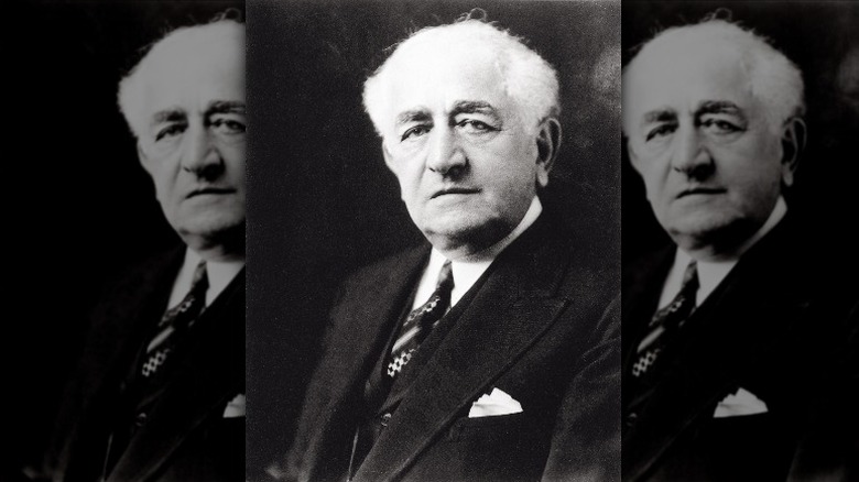 Black and white portrait of Adolph Ochs in 1925